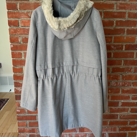 Gorgeous Tall Ladies like new fall/winter coat - Picture 3 of 5